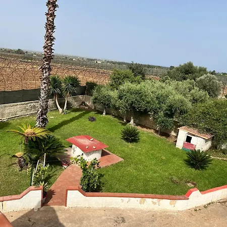 Charming House In With Private Garden *