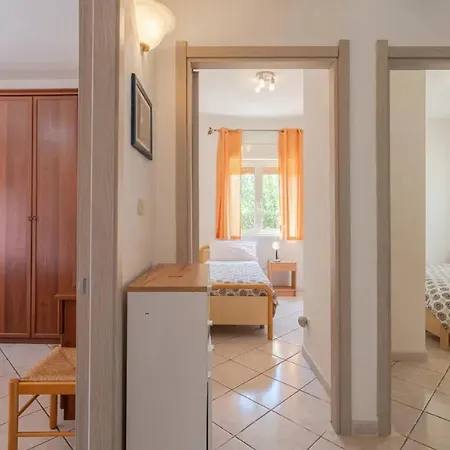 Charming House In With Private Garden Hébergement de vacances