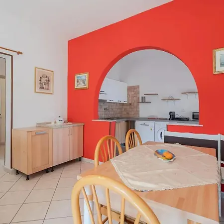 Hébergement de vacances Charming House In With Private Garden