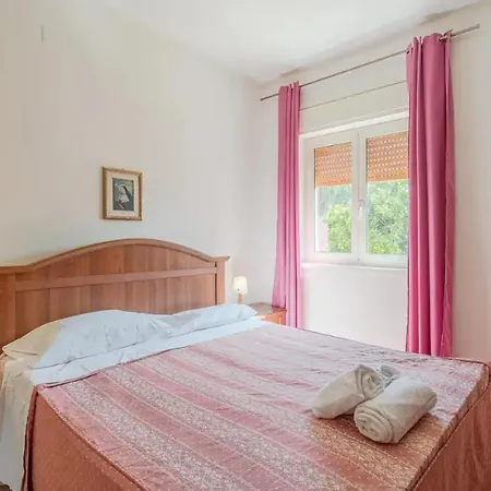 Charming House In With Private Garden Hébergement de vacances Fontane Bianche