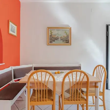 Charming House In With Private Garden Hébergement de vacances Fontane Bianche
