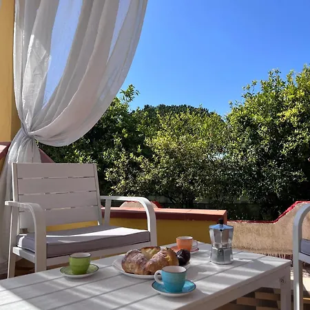 Charming House In With Private Garden Hébergement de vacances