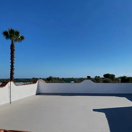 Charming House In With Private Garden Fontane Bianche