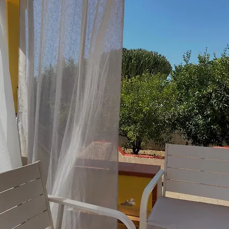 Charming House In With Private Garden Hébergement de vacances Fontane Bianche