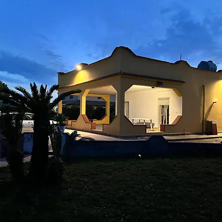 Hébergement de vacances Charming House In With Private Garden *